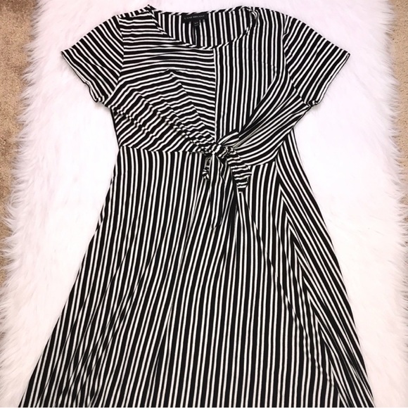 Lane Bryant tie front striped dress. Size 14/16. - Picture 4 of 8